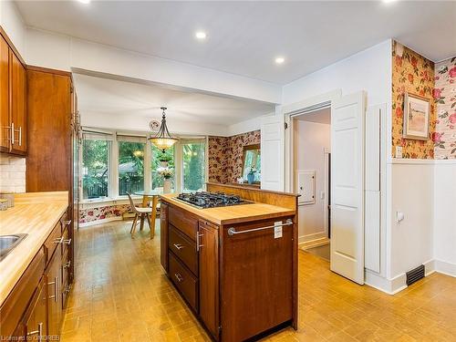 4 St Andrews Avenue, Grimsby, ON - Indoor Photo Showing Kitchen