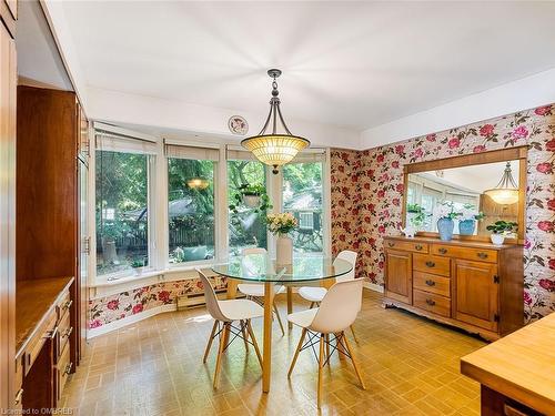 4 St Andrews Avenue, Grimsby, ON - Indoor Photo Showing Dining Room