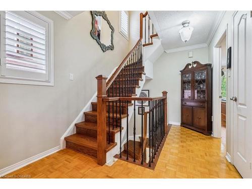 39 Chester Street, Oakville, ON - Indoor Photo Showing Other Room