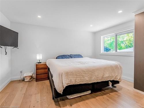 622 Braemore Road, Burlington, ON - Indoor Photo Showing Bedroom