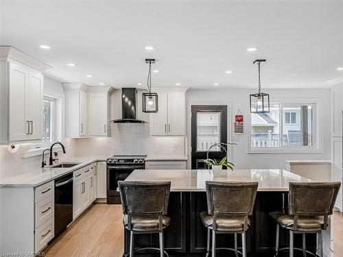 622 Braemore Road, Burlington, ON - Indoor Photo Showing Kitchen With Upgraded Kitchen