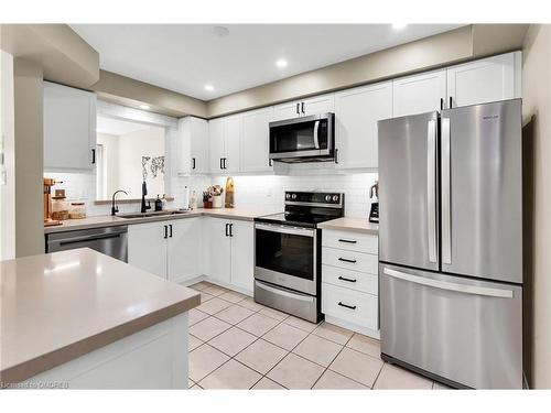 2070 Glenhampton Road, Oakville, ON - Indoor Photo Showing Kitchen With Stainless Steel Kitchen With Double Sink With Upgraded Kitchen