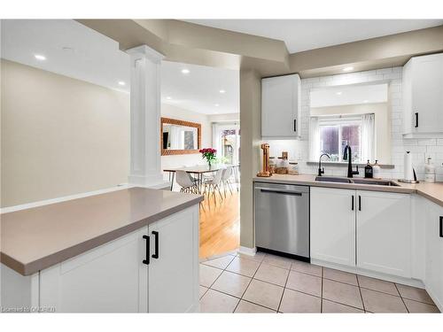 2070 Glenhampton Road, Oakville, ON - Indoor Photo Showing Kitchen With Double Sink