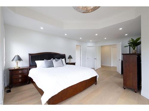 2429 Aztec Gate, Oakville, ON - Indoor Photo Showing Bedroom