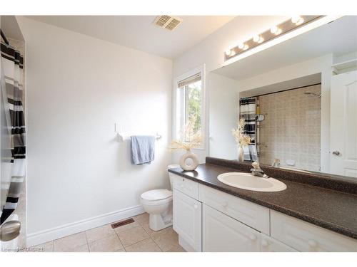 2429 Aztec Gate, Oakville, ON - Indoor Photo Showing Bathroom