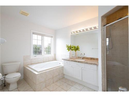 Upper-2429 Aztec Gate, Oakville, ON - Indoor Photo Showing Bathroom