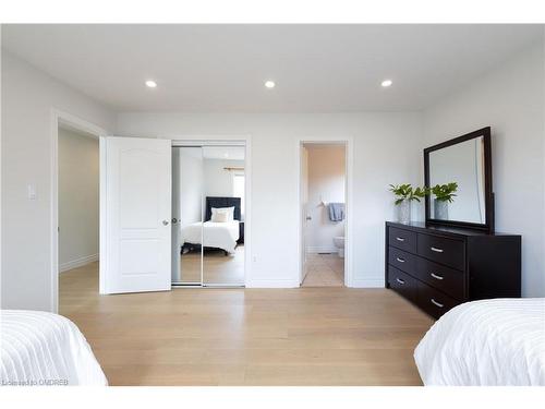 Upper-2429 Aztec Gate, Oakville, ON - Indoor Photo Showing Bedroom