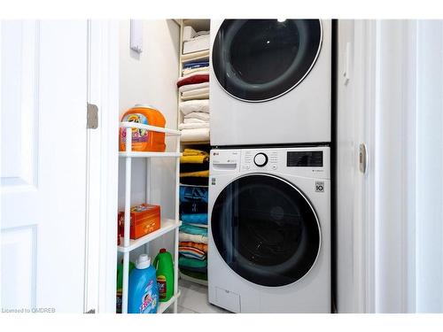 Upper-2429 Aztec Gate, Oakville, ON - Indoor Photo Showing Laundry Room