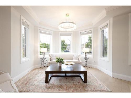 Upper-2429 Aztec Gate, Oakville, ON - Indoor Photo Showing Living Room