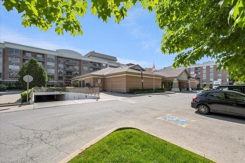 2510-100 Burloak Drive, Burlington, ON - Outdoor