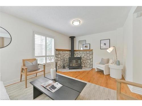 3196 Keynes Court, Mississauga, ON - Indoor Photo Showing Living Room With Fireplace