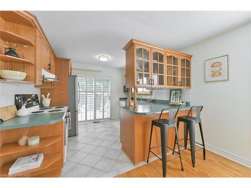 3196 Keynes Court, Mississauga, ON - Indoor Photo Showing Kitchen