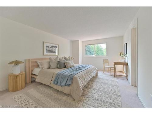 3196 Keynes Court, Mississauga, ON - Indoor Photo Showing Bedroom