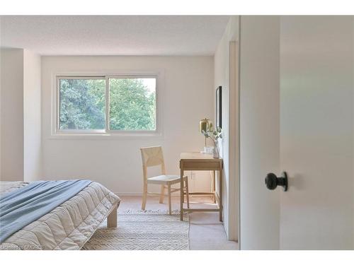 3196 Keynes Court, Mississauga, ON - Indoor Photo Showing Bedroom