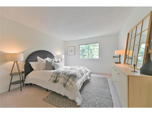 3196 Keynes Court, Mississauga, ON - Indoor Photo Showing Bedroom