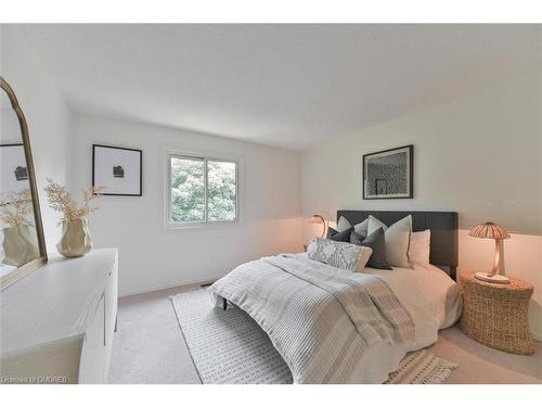 3196 Keynes Court, Mississauga, ON - Indoor Photo Showing Bedroom