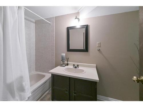 3196 Keynes Court, Mississauga, ON - Indoor Photo Showing Bathroom