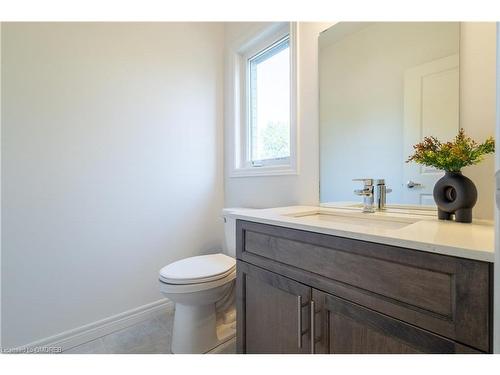 50 Halo Street, Hamilton, ON - Indoor Photo Showing Bathroom