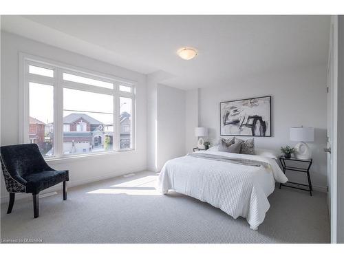 50 Halo Street, Hamilton, ON - Indoor Photo Showing Bedroom