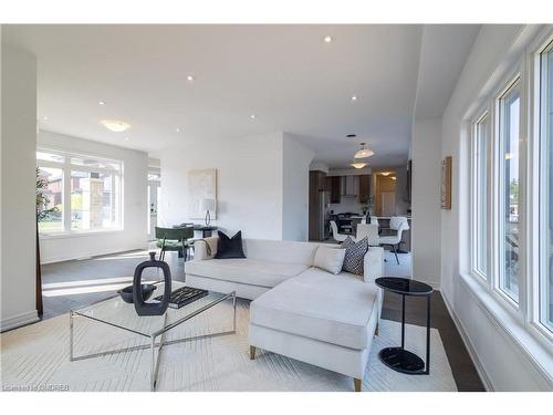 50 Halo Street, Hamilton, ON - Indoor Photo Showing Living Room