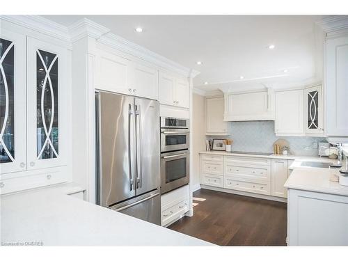 5138 Cherryhill Crescent, Burlington, ON - Indoor Photo Showing Kitchen