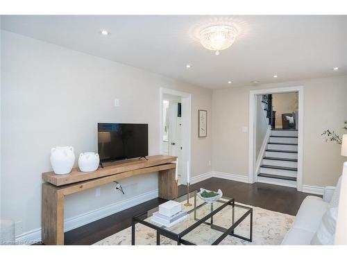 5138 Cherryhill Crescent, Burlington, ON - Indoor Photo Showing Living Room