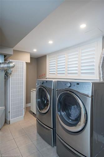 5138 Cherryhill Crescent, Burlington, ON - Indoor Photo Showing Laundry Room