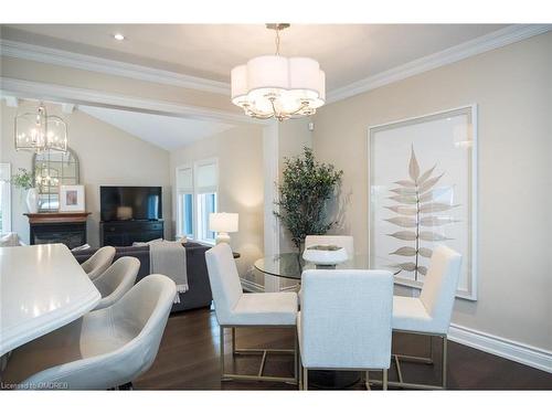 5138 Cherryhill Crescent, Burlington, ON - Indoor Photo Showing Dining Room