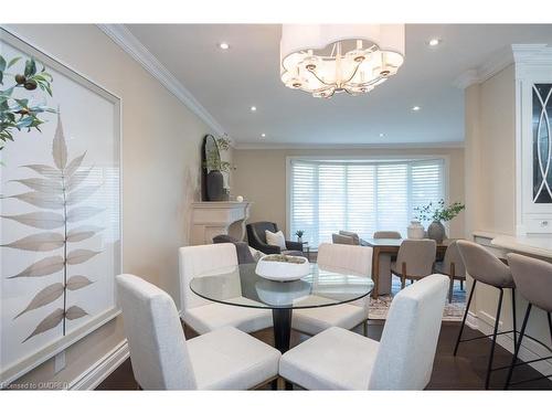 5138 Cherryhill Crescent, Burlington, ON - Indoor Photo Showing Dining Room