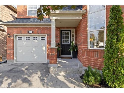 2486 Carberry Way, Oakville, ON - Outdoor