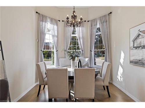 2486 Carberry Way, Oakville, ON - Indoor Photo Showing Dining Room