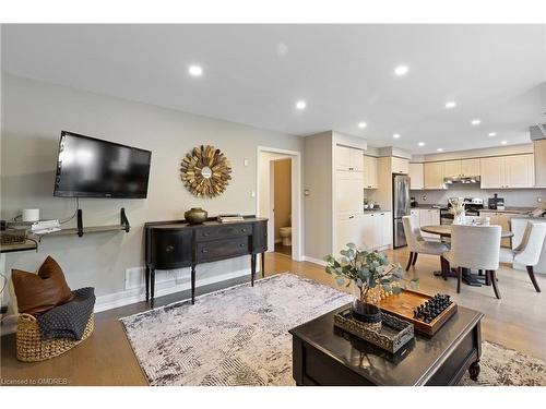 2486 Carberry Way, Oakville, ON - Indoor Photo Showing Living Room