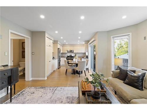 2486 Carberry Way, Oakville, ON - Indoor Photo Showing Living Room