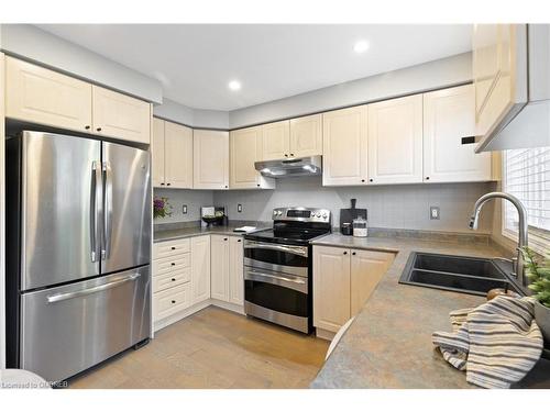 2486 Carberry Way, Oakville, ON - Indoor Photo Showing Kitchen With Double Sink