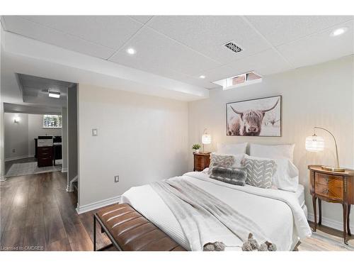 2486 Carberry Way, Oakville, ON - Indoor Photo Showing Bedroom