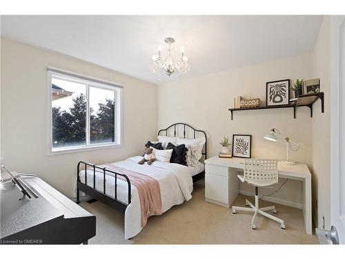 2486 Carberry Way, Oakville, ON - Indoor Photo Showing Bedroom