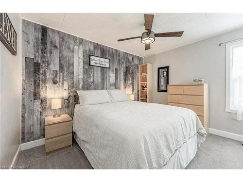 81 Normanhurst Avenue, Hamilton, ON - Indoor Photo Showing Bedroom