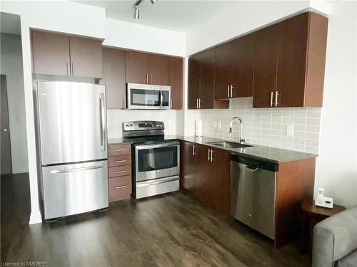 507-7167 Yonge Street, Thornhill, ON - Indoor Photo Showing Kitchen