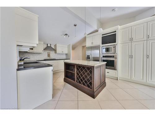 240 Tweedsdale Crescent, Oakville, ON - Indoor Photo Showing Kitchen With Upgraded Kitchen