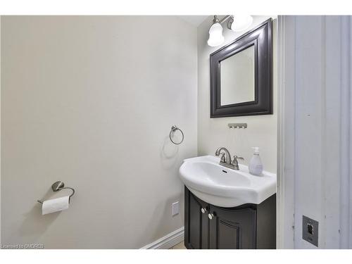 240 Tweedsdale Crescent, Oakville, ON - Indoor Photo Showing Bathroom