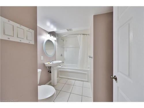 240 Tweedsdale Crescent, Oakville, ON - Indoor Photo Showing Bathroom