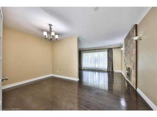 240 Tweedsdale Crescent, Oakville, ON - Indoor Photo Showing Other Room