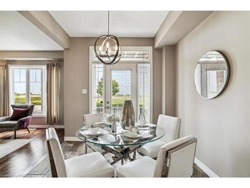 7 Lakelawn Road, Grimsby, ON - Indoor Photo Showing Dining Room