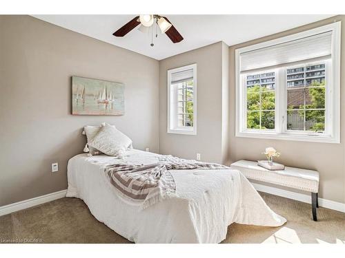 4-7 Lakelawn Road, Grimsby, ON - Indoor Photo Showing Bedroom