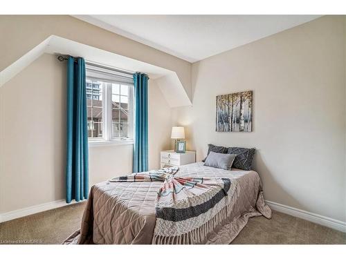 4-7 Lakelawn Road, Grimsby, ON - Indoor Photo Showing Bedroom