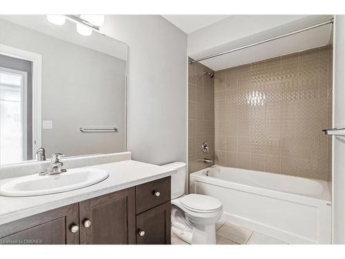 4-7 Lakelawn Road, Grimsby, ON - Indoor Photo Showing Bathroom