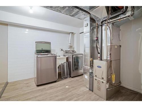 4-7 Lakelawn Road, Grimsby, ON - Indoor Photo Showing Laundry Room