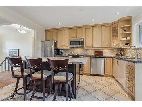 418 Willis Drive, Oakville, ON - Indoor Photo Showing Kitchen With Stainless Steel Kitchen