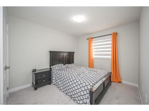 53-520 Grey Street, Brantford, ON - Indoor Photo Showing Bedroom