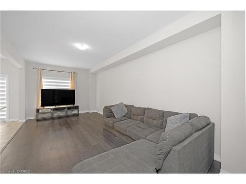 53-520 Grey Street, Brantford, ON - Indoor Photo Showing Living Room